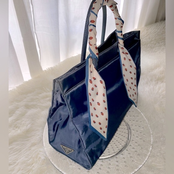 Prada Handbags - 🦋PRADA Tote Bag